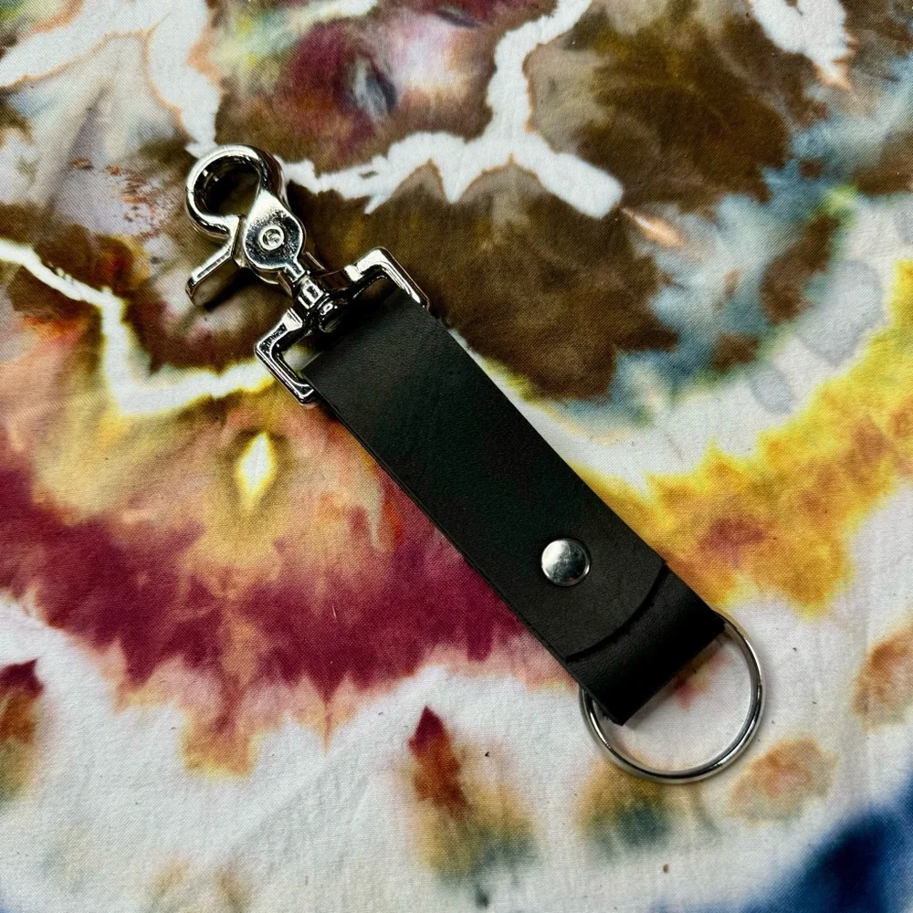 trigger snap keychain black oil tan leather 1” wide 6.5” long